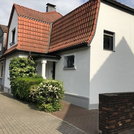 Fassadenanstrich in Oberhausen-Buschhausen ausgeführt von Malerbetrieb Overdreef