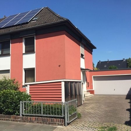 Fassadenanstrich mit Silikonharzfarbe an einem Hotel in Oberhausen-Klosterhardt ausgeführt von Malerbetrieb Overdreef