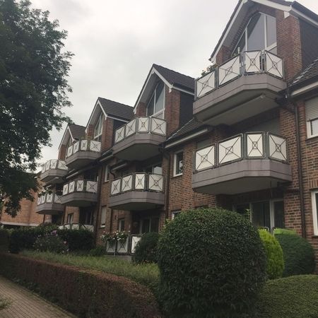 Gewebearmierung mit Silikonharzputz an der Fassadenrückfront eines Einfamilienhauses in Oberhausen-Lirich ausgeführt von Malerbetrieb Overdreef