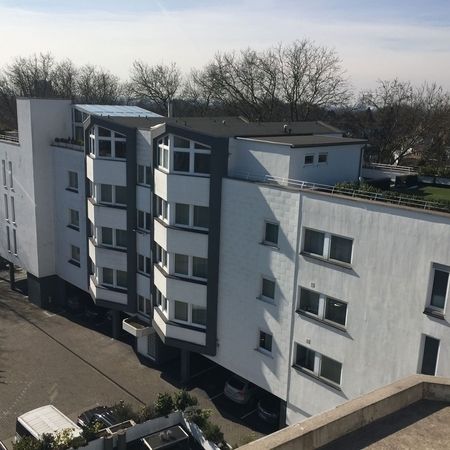 Fassadenanstrich mit Silikonharzfarbe in Oberhausen-Schwarze Heide ausgeführt von Malerbetrieb Overdreef